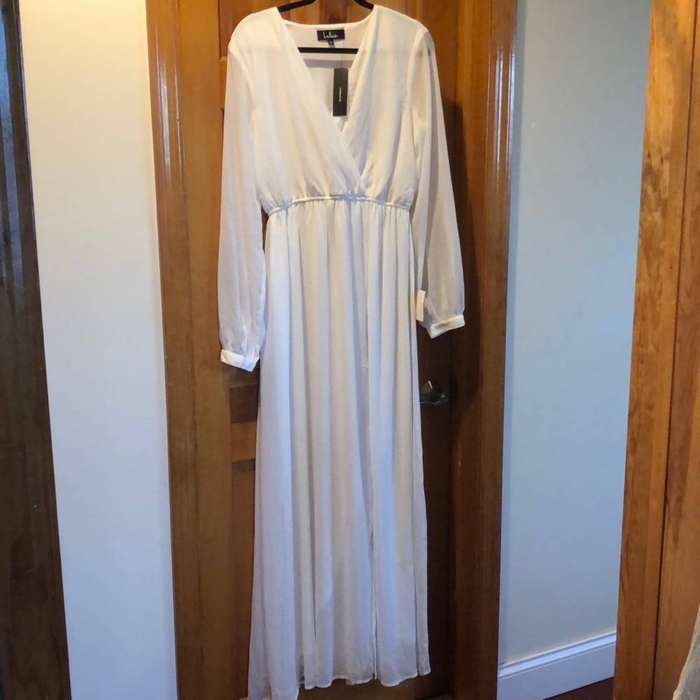 Lulu’s Wondrous Water Lilies White Maxi Dress